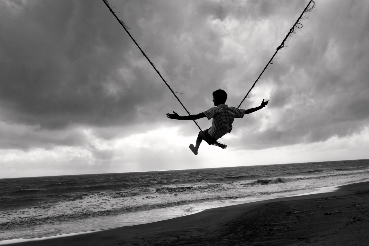 Bordi, which has one of the longest beaches stretches in Maharashtra. At almost 15 Kms, Bordi beach is an absolute delight for beach lovers.  Sunset, Chikkos, mango juice, the restaurant serves delicious seafood. and casuarinas tree with a swing.